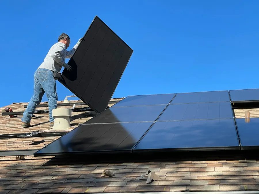 O que é MPPT em inversores solares e quais são suas vantagens?